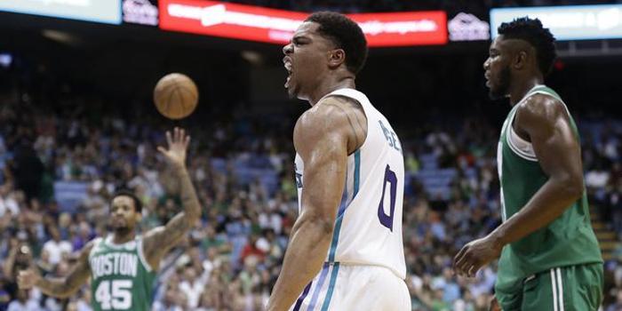  布里奇斯高效砍分太阳轻取活塞延续连胜